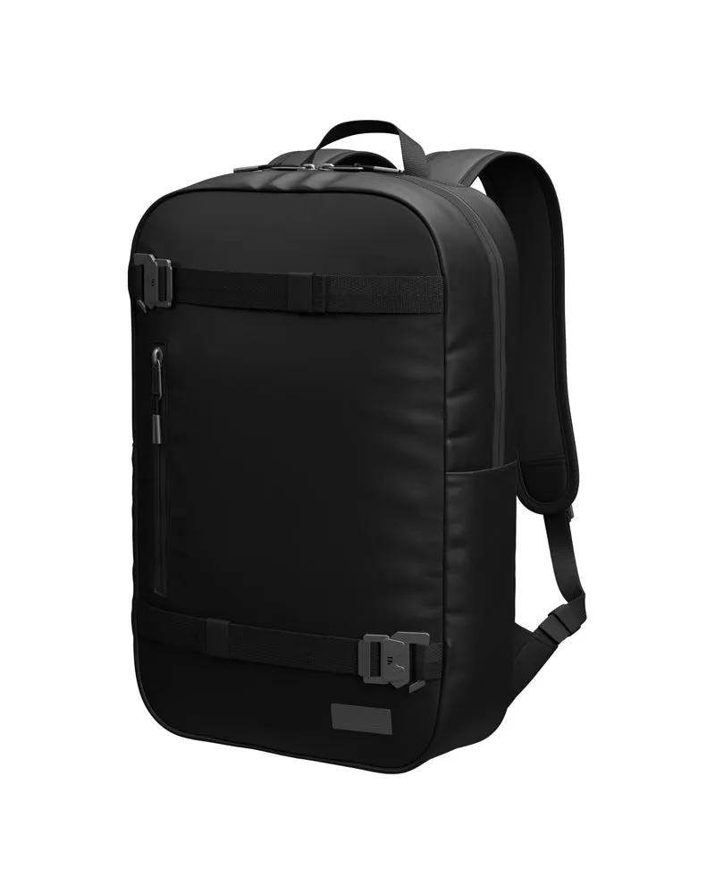 D_b_ D_b_ Essential Backpack, 17L